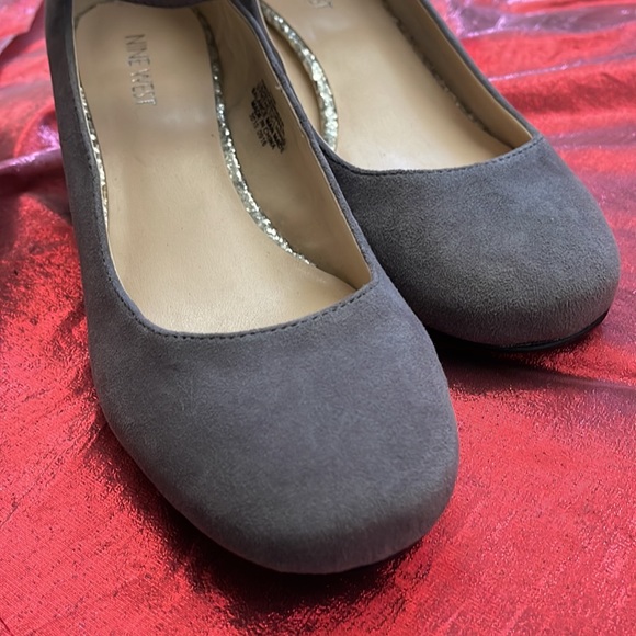 Nine West Grey Suede Ballerina Round Toe Ankle Strap Glitter Block Heels - Picture 8 of 9
